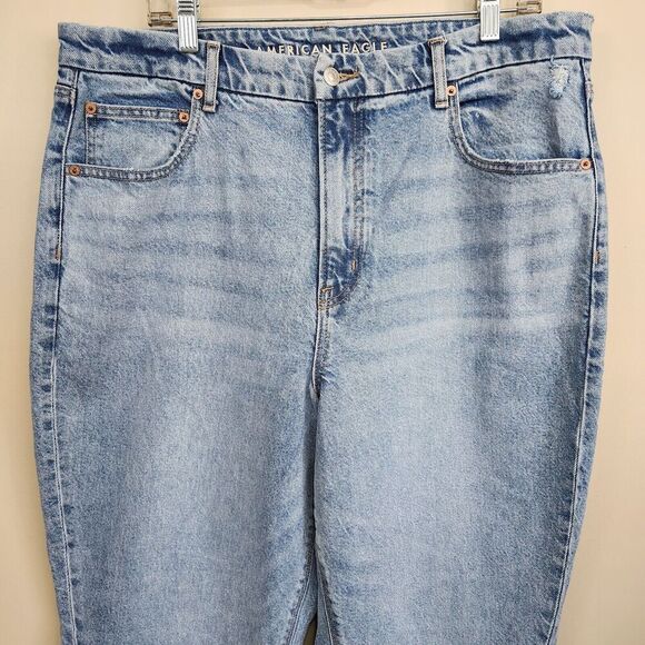 AMERICAN EAGLE Curvy '90s Bootcut Jeans Split Hem Seam Light Wash SZ 18S Short - Picture 3 of 14